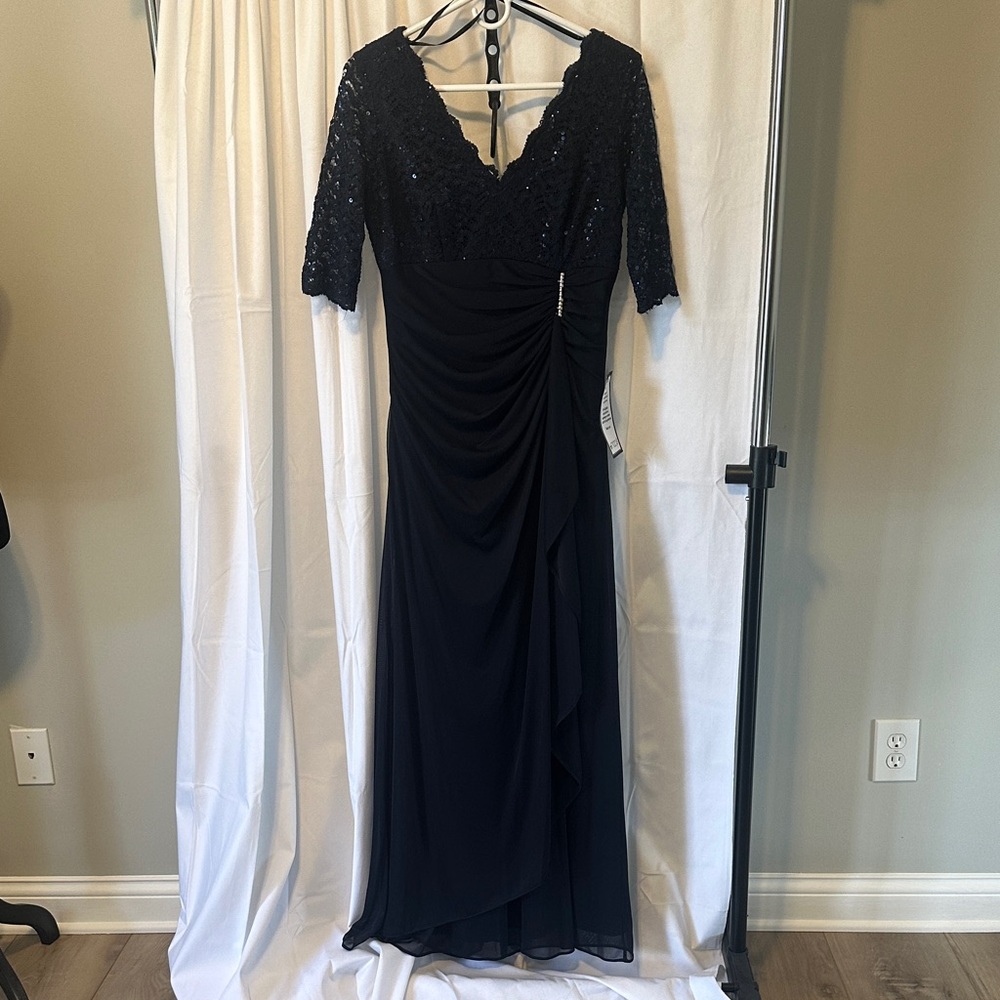 Betsy & Adam Navy Lace Bodice Chiffon Maxi Dress